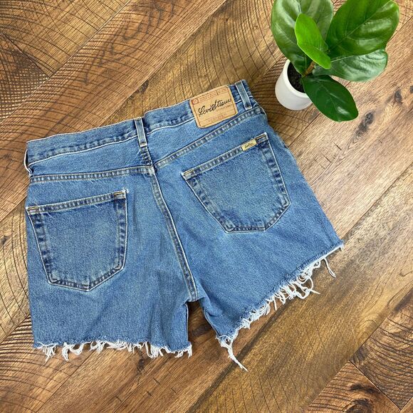 LEVI Relaxed Vintage Cutoff Jean Short - Picture 4 of 5